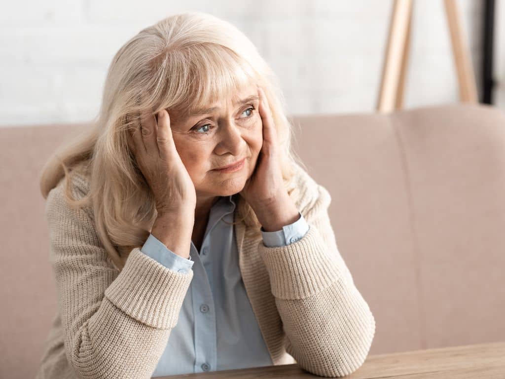 How Often Should Seniors Bathe? 2 Senior problem showering